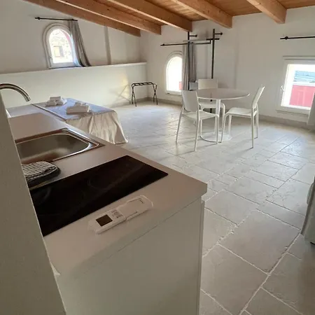 Palazzo Della Torre 201- Modern Historic Appartement Bari